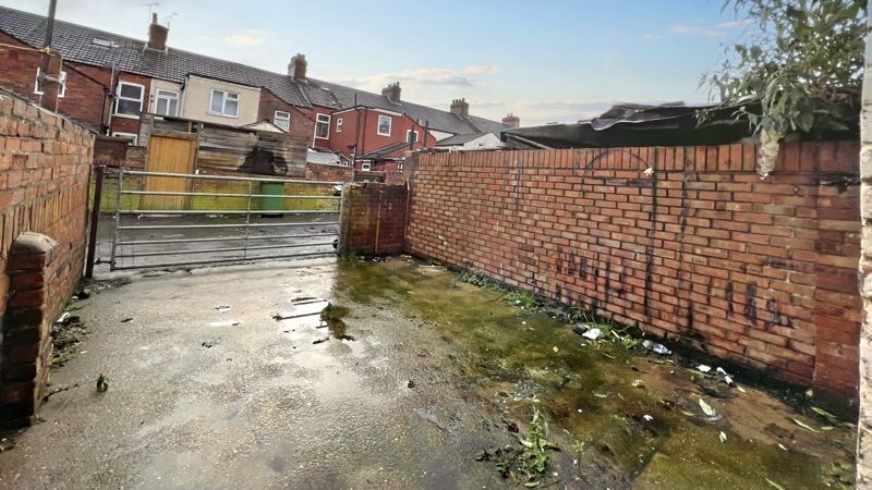 3 bed terraced house for sale in Smith Street, Scunthorpe DN15, £89,950