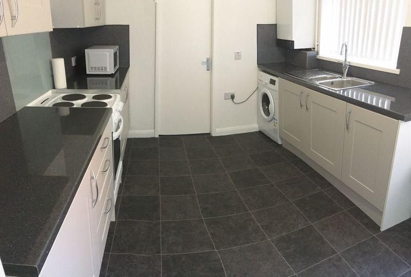 2 bed flat to rent in Woodlands Road, Middlesbrough, North Yorkshire TS1, £433 pcm