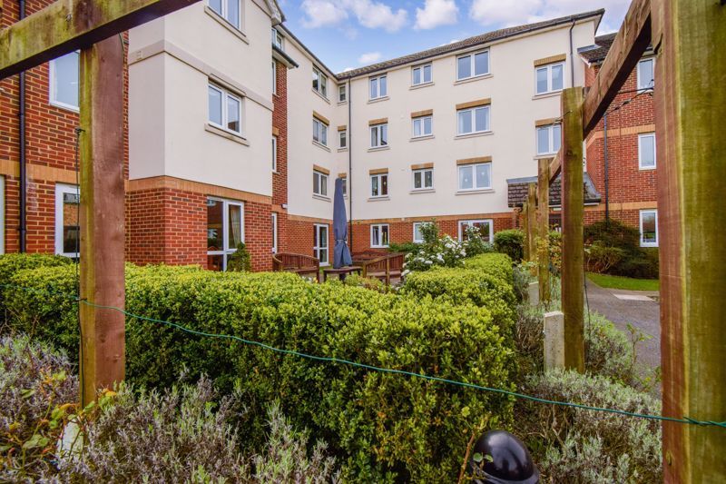 2 bed flat for sale in Perrin Court, Ashford TW15, £300,000