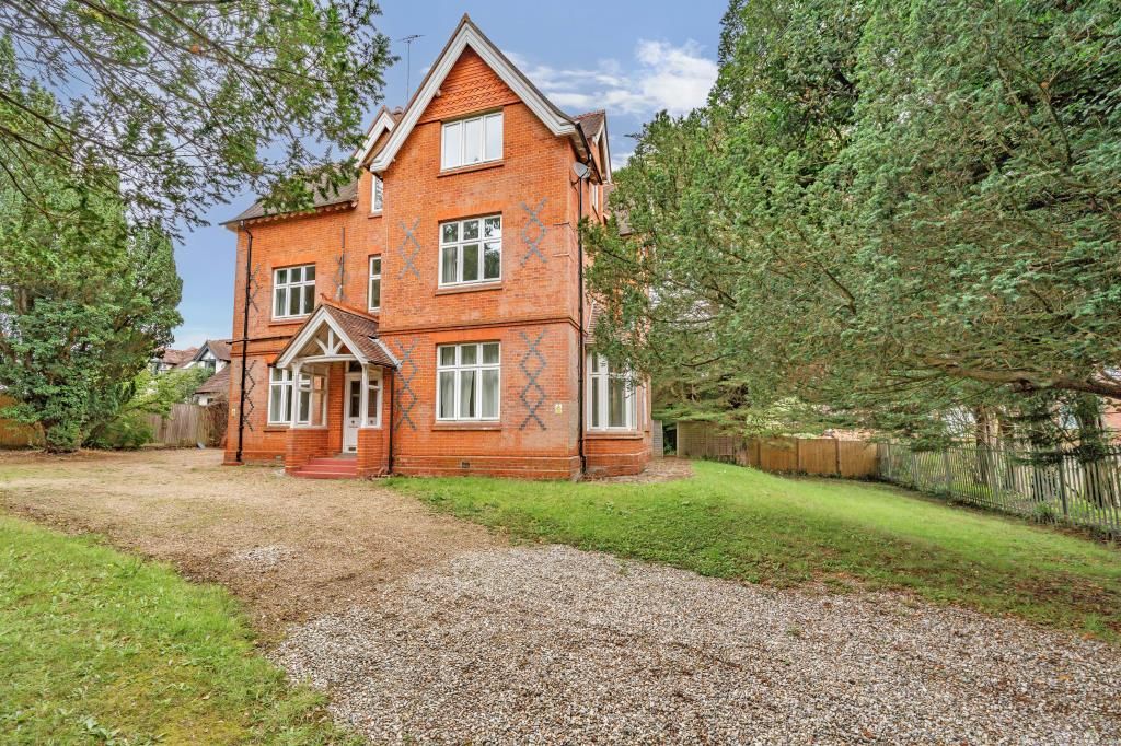 6 bed block of flats for sale in Ascot, Berkshire SL5, £2,000,000