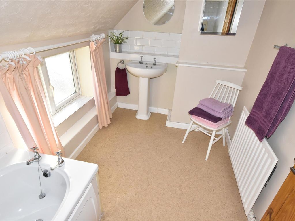4 bed cottage for sale in Staythorpe Road, Averham, Newark NG23, £525,000