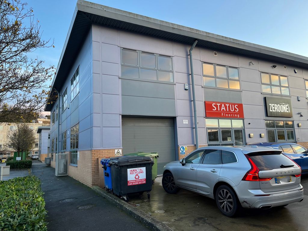 Light industrial to let in Bourne Valley Road, Poole BH12, £33,000 pa