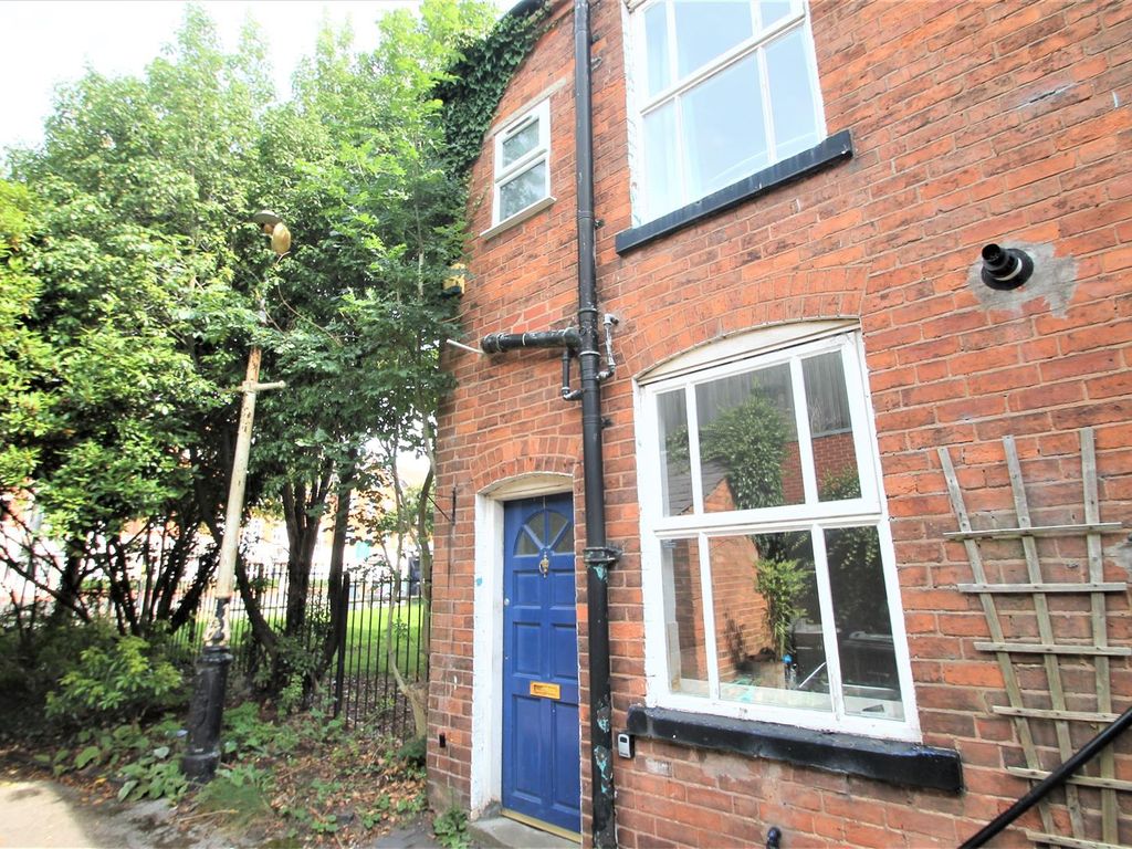 2 bed end terrace house to rent in Frankley Terrace, Lordswood Road, Harborne, Birmingham B17, £950 pcm