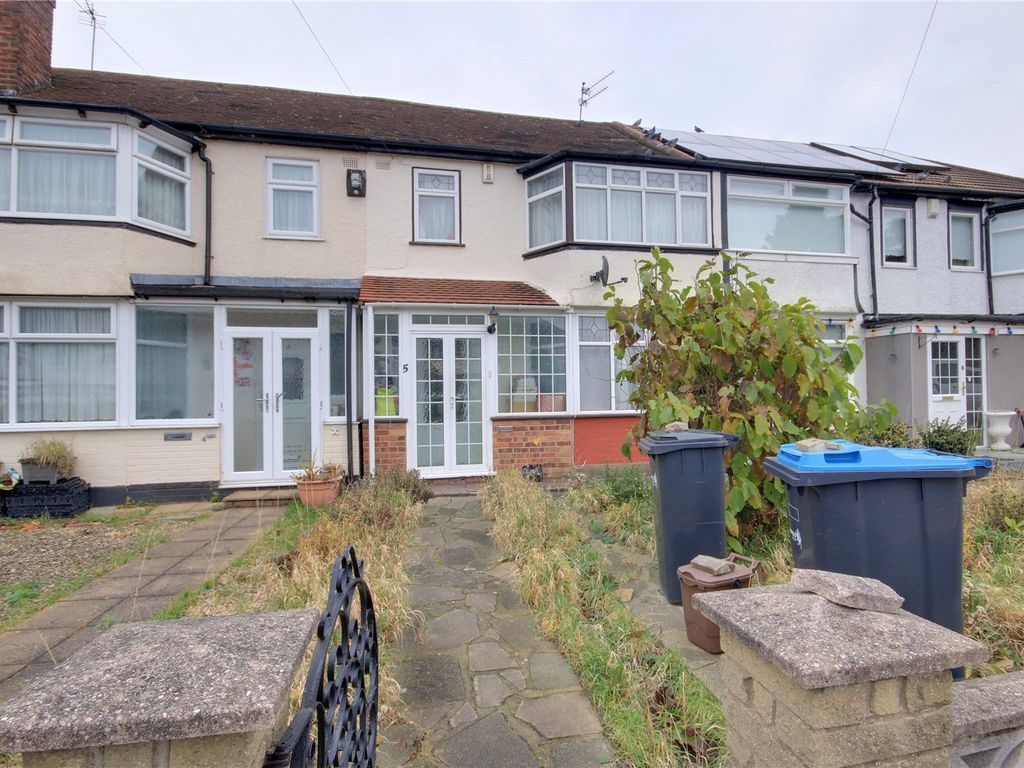 3 bed terraced house for sale in Haddon Close, Enfield EN1, £450,000