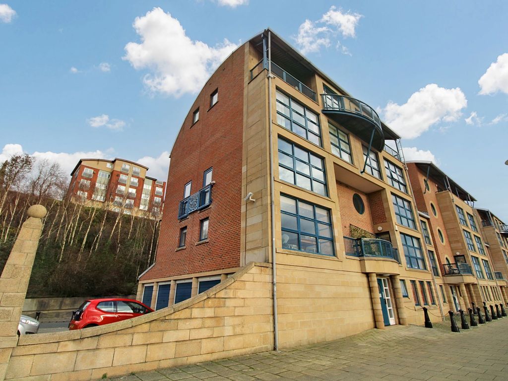 2 bed flat for sale in Mariners Wharf, Quayside, Newcastle Upon Tyne NE1, £230,000
