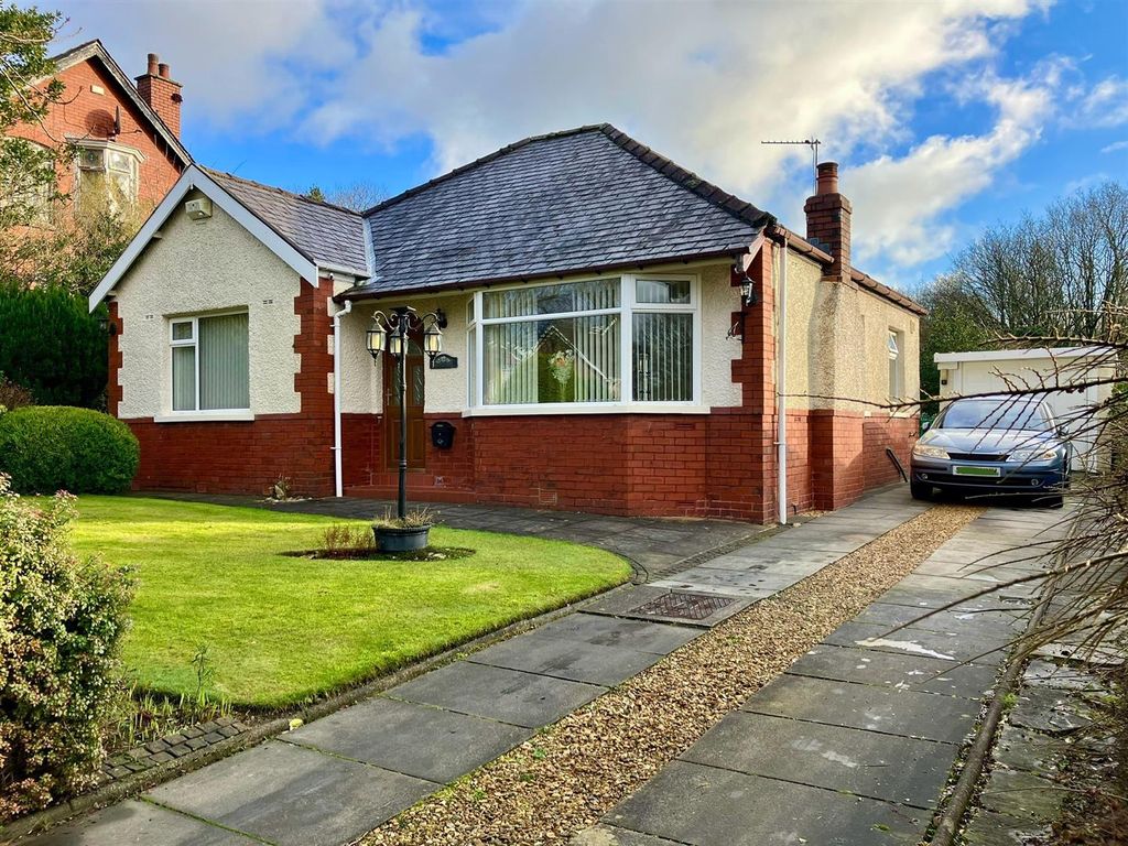 2 bed bungalow for sale in Foxholes Road, Horwich, Bolton BL6, £375,000