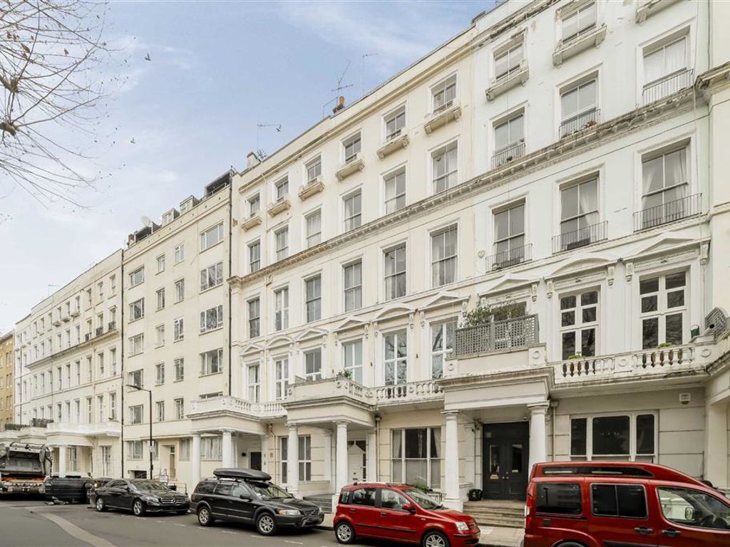 2 bed flat to rent in Leinster Gardens, London W2, £2,999 pcm