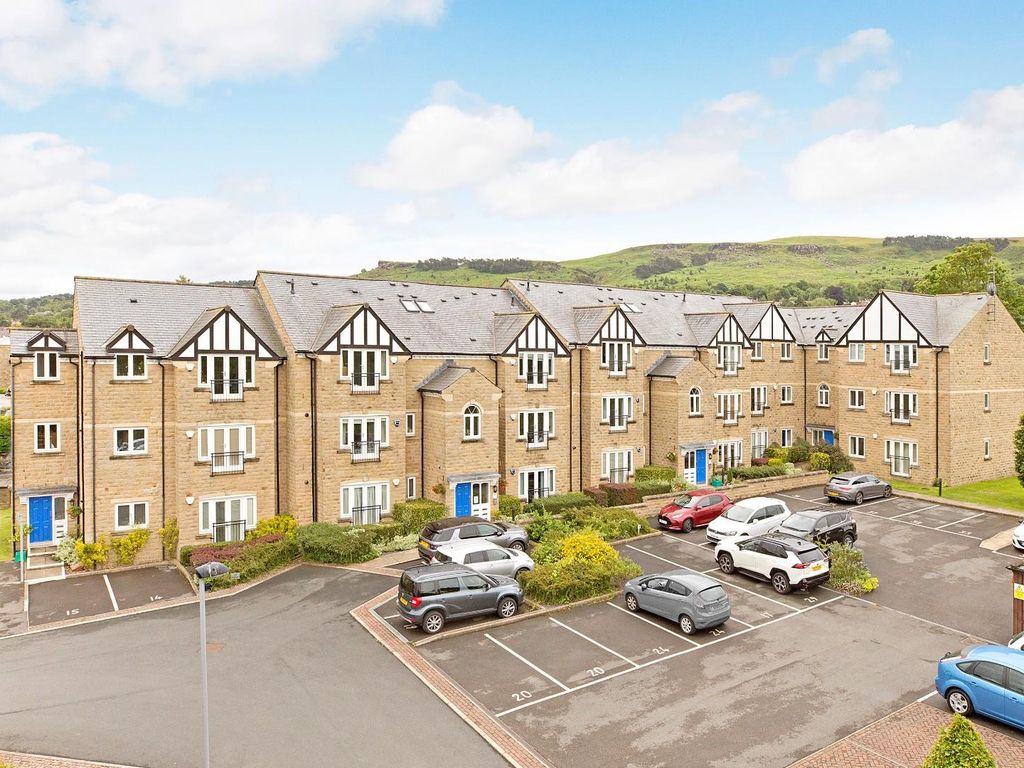 2 bed flat for sale in All Saints Court, Ilkley LS29, £299,950