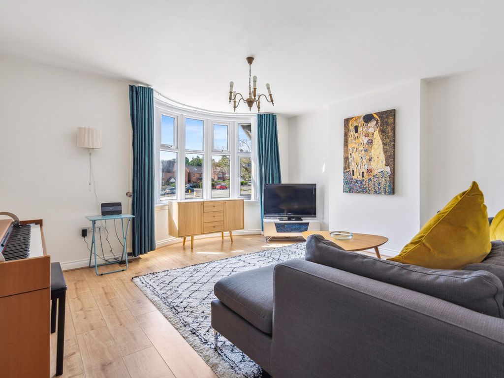 3 bed flat for sale in West Way, Oxford OX2, £325,000