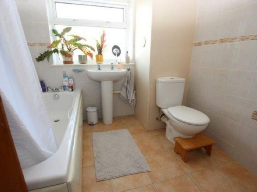 3 bed semi-detached house for sale in Stratfield Road, Kidlington OX5, £390,000