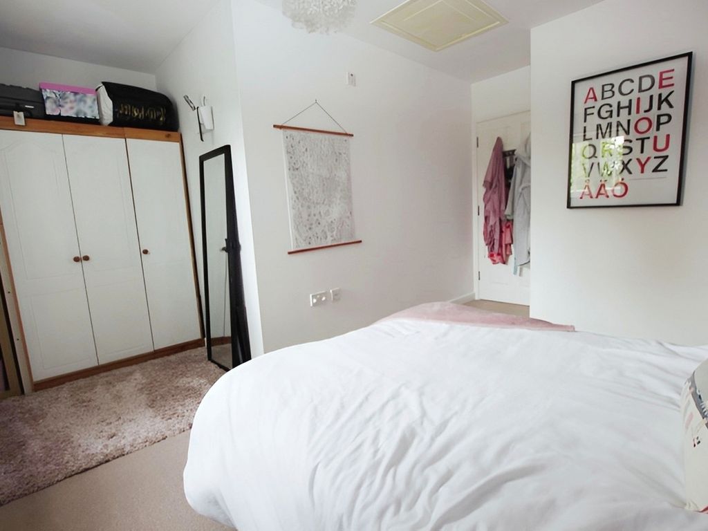 1 bed flat for sale in Bramley Close, Kidlington OX5, £122,500