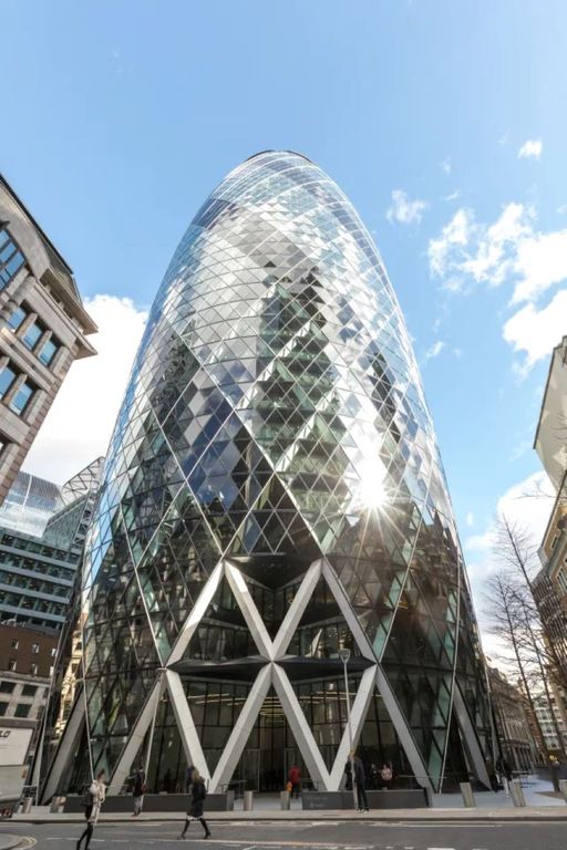 Office to let in St Mary's Axe, London EC3A, £9,000 pa