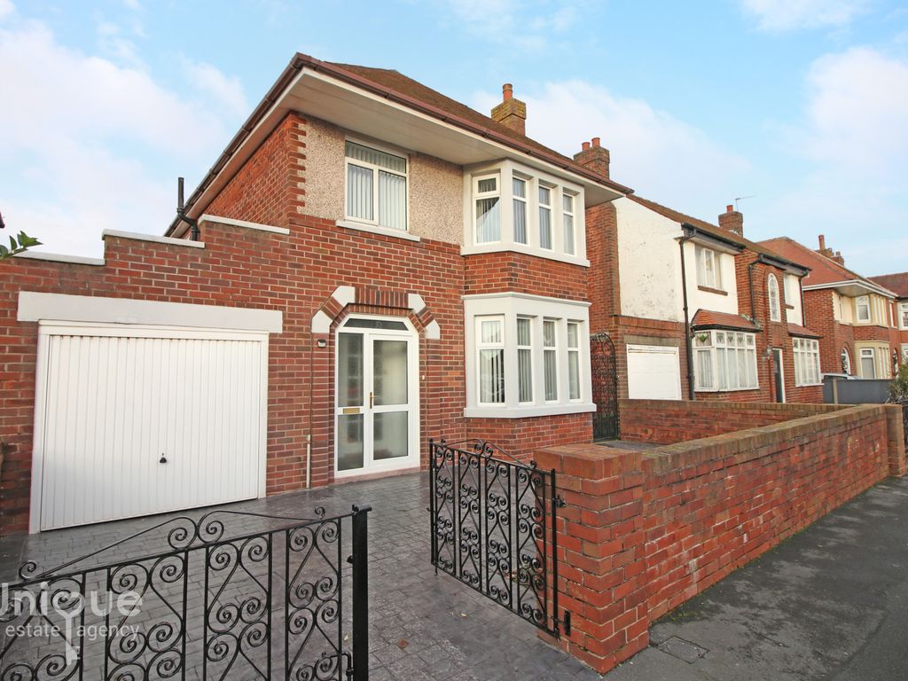 3 bed detached house for sale in Lancaster Gate, Fleetwood FY7, £265,000