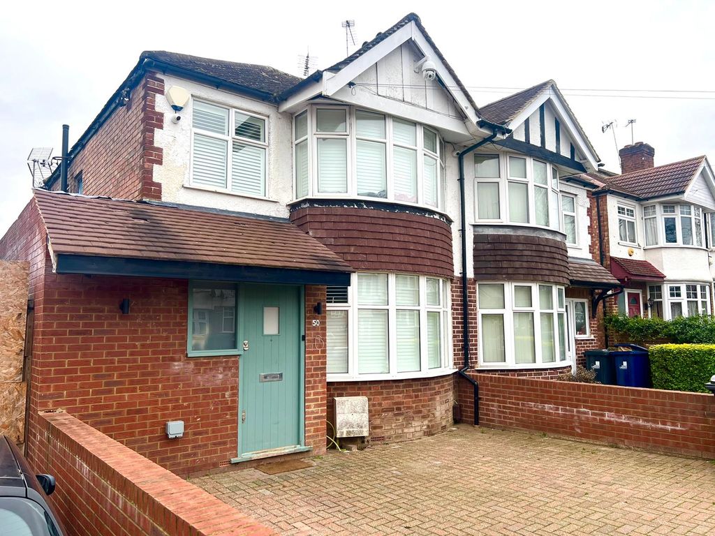 5 bed semi-detached house to rent in Millet Road, Greenford UB6, £2,950 pcm