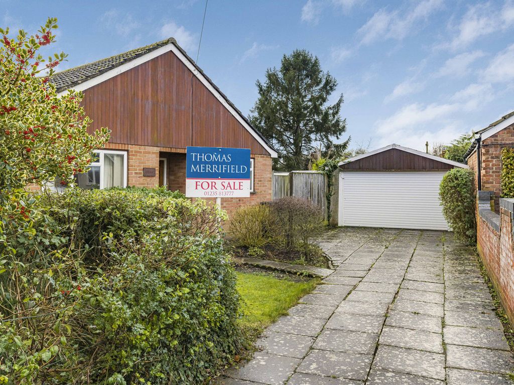 3 bed detached bungalow for sale in The Croft, Harwell OX11, £550,000