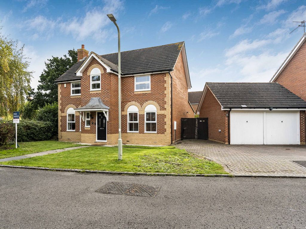 4 bed detached house for sale in Itchen Court, Didcot OX11, £575,000