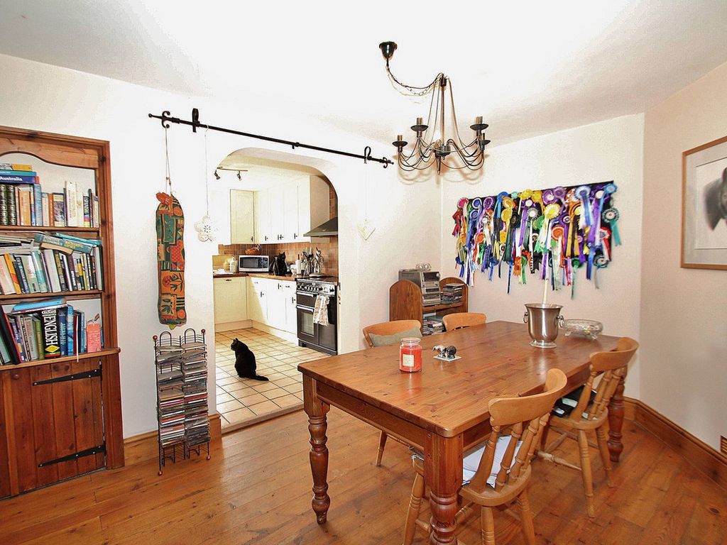 3 bed cottage for sale in 5 Mill Lane, Clanfield OX18, £300,000