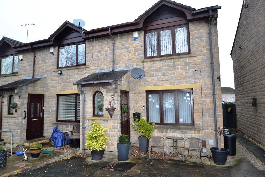 2 bed terraced house for sale in Jamie Court, Greengates, Bradford BD10, £149,950