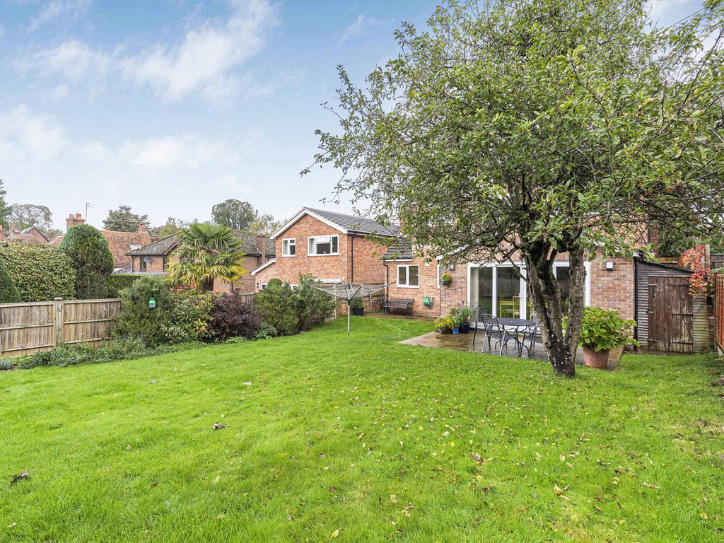 4 bed detached house for sale in Crafts End, Chilton OX11, £554,950