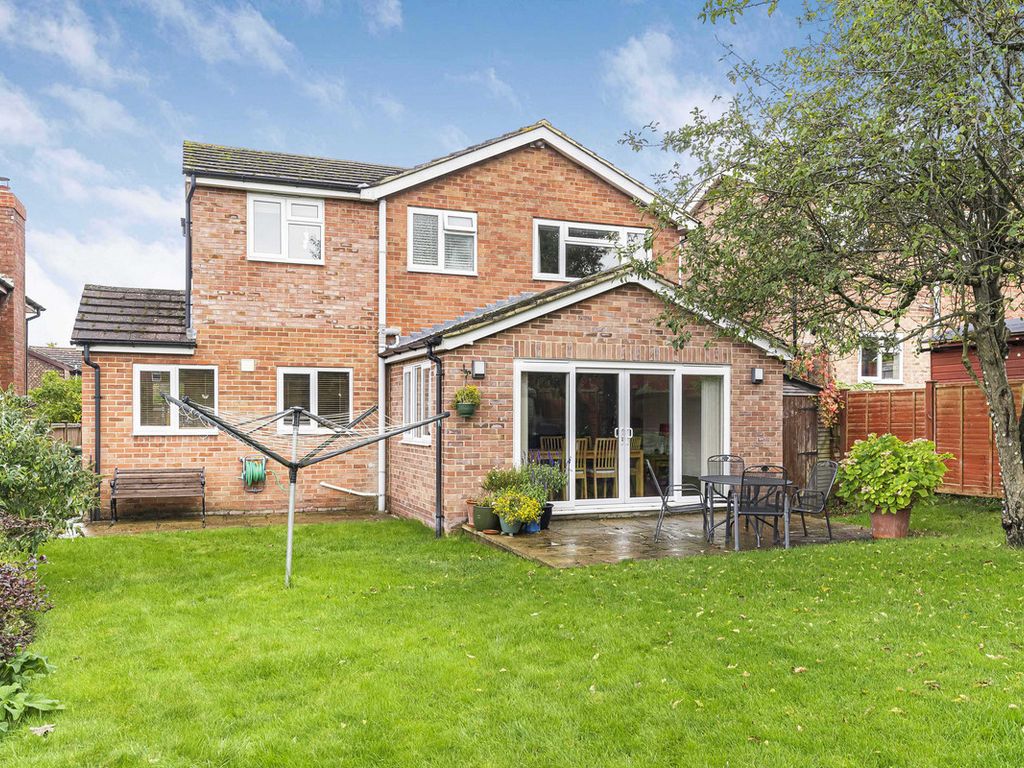 4 bed detached house for sale in Crafts End, Chilton OX11, £554,950