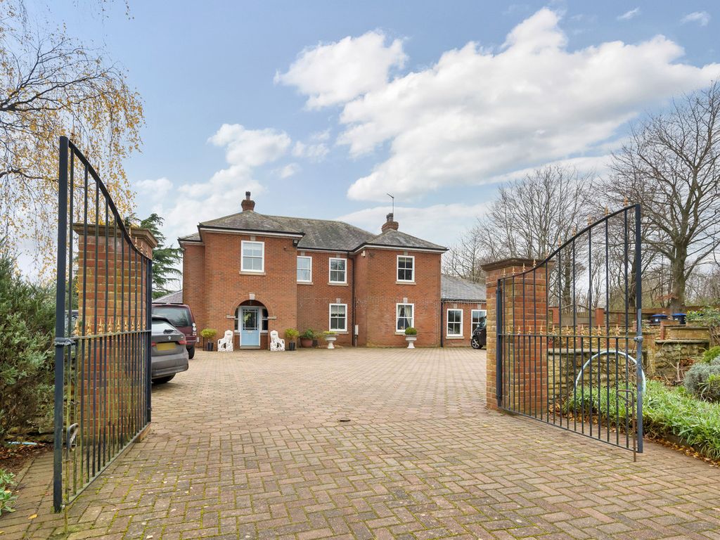 5 bed country house for sale in Northampton Road, Brixworth NN6, £3,000,000
