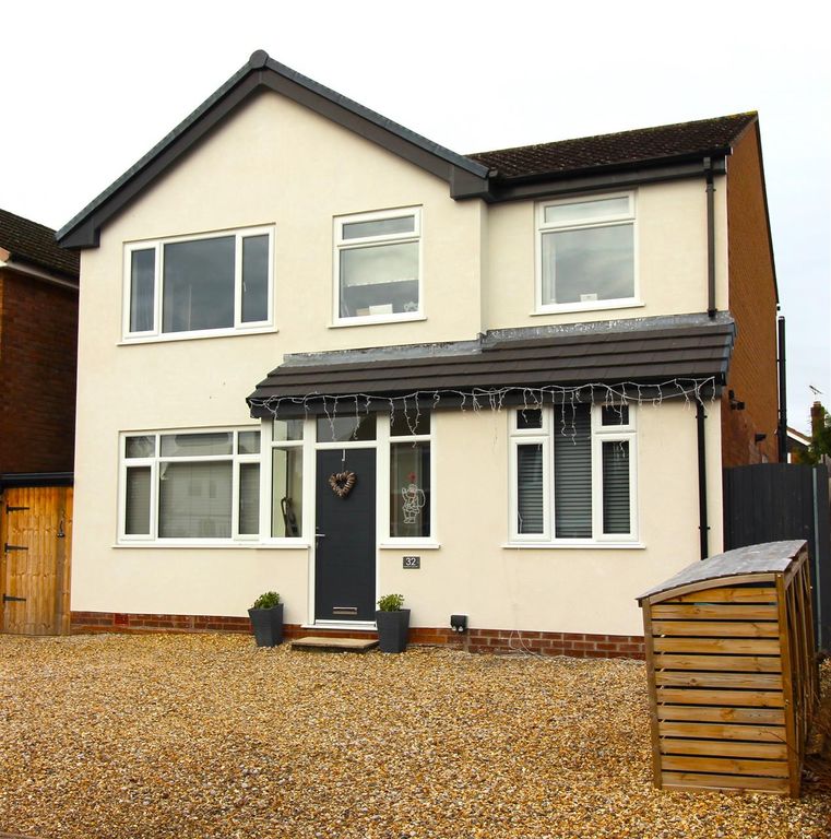 4 bed detached house for sale in Sandown Crescent, Cuddington, Northwich CW8, £390,000