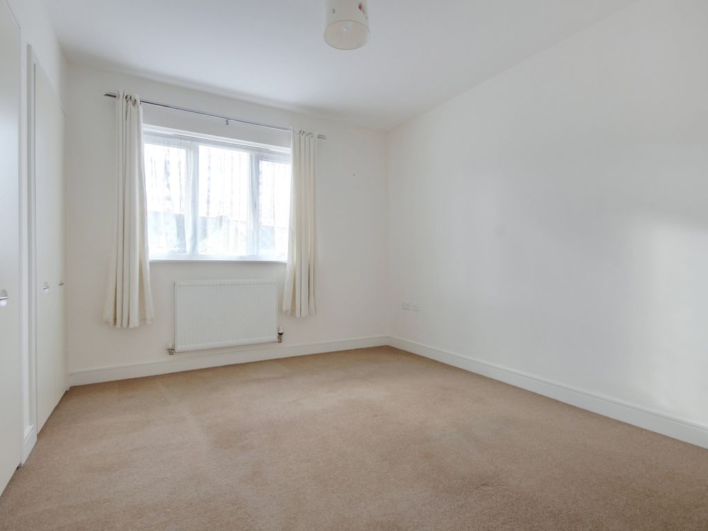 2 bed flat for sale in Mills Way, Barnstaple EX31, £240,000