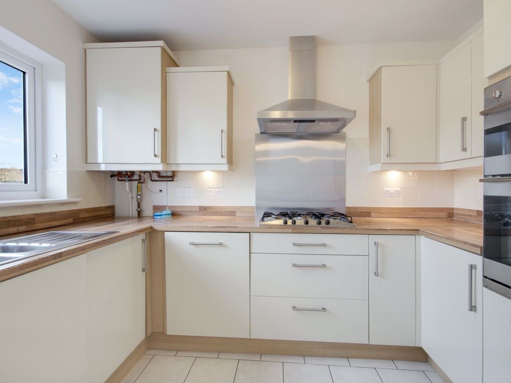 2 bed flat for sale in Mills Way, Barnstaple EX31, £240,000