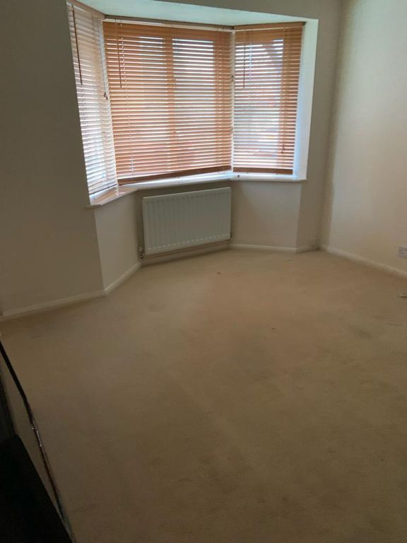 2 bed end terrace house to rent in Churchill Close, Feltham TW14, £1,700 pcm