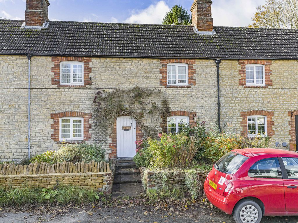 1 bed cottage for sale in Church Lane, Ardley OX27, £240,000