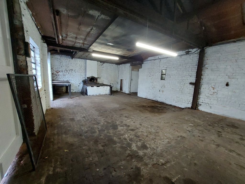 Light industrial to let in The Smithy, Village Road, Dunham On The Hill, Dunham On The Hill, Cheshire WA6, £7,200 pa