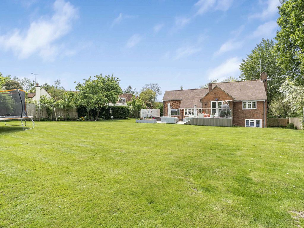 4 bed detached house for sale in Wotton End, Ludgershall HP18, £900,000
