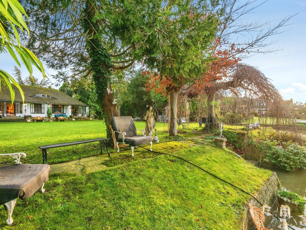 3 bed detached bungalow for sale in Kingswood Creek, Staines-Upon-Thames TW19, £2,000,000