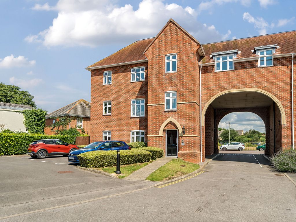 3 bed flat for sale in Walter Bigg Way, Wallingford OX10, £285,000