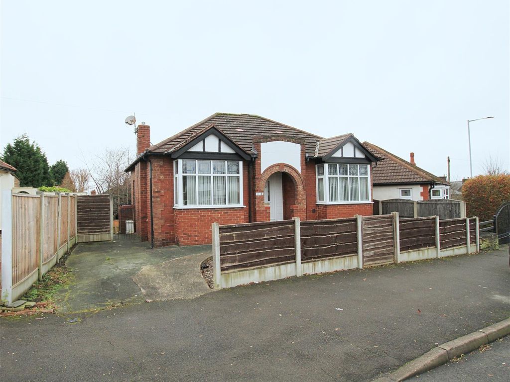 2 bed detached bungalow to rent in George Lane, Bredbury, Stockport SK6, £1,050 pcm
