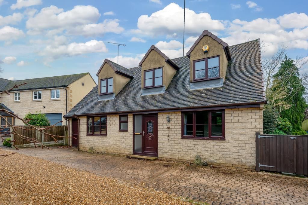 4 bed detached house for sale in Enstone, Oxfordshire OX7, £675,000