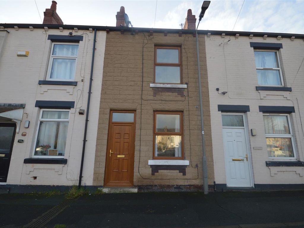 2 bed terraced house for sale in Montague Street, Wakefield WF1, £95,000