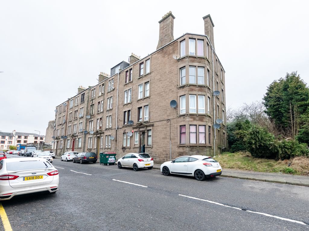 2 bed flat for sale in Sandeman Street, Dundee DD3, £54,000
