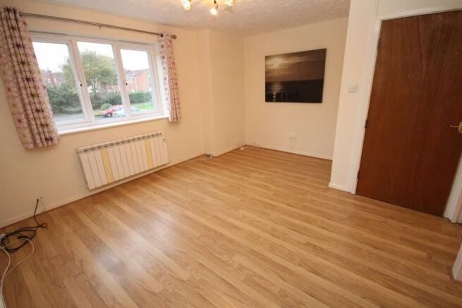 2 bed flat for sale in Wain Green, Long Meadow, Worcester WR4, £100,000