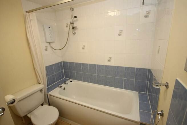2 bed flat for sale in Wain Green, Long Meadow, Worcester WR4, £100,000