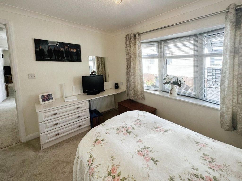 2 bed bungalow for sale in Upper Boat, Pontypridd CF37, £190,000
