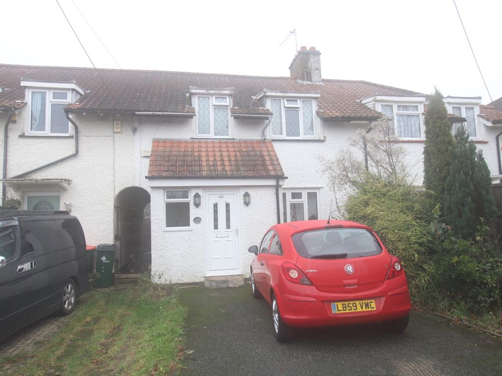 3 bed terraced house to rent in Ifield Road, Crawley RH11, £1,650 pcm