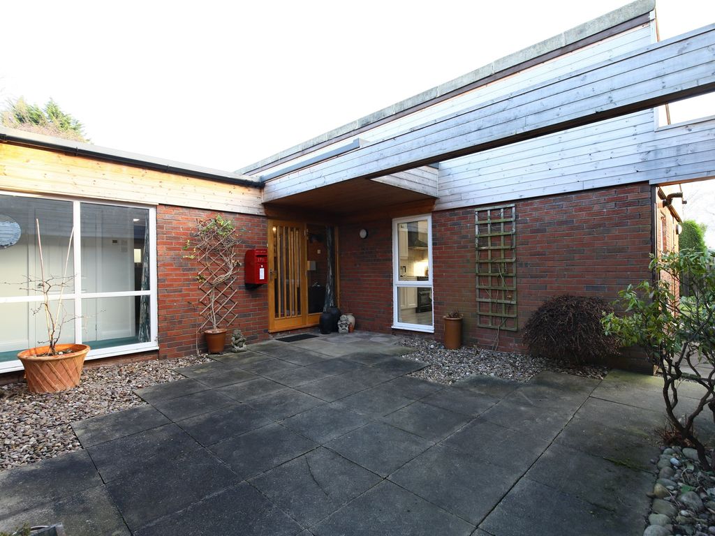 4 bed detached bungalow for sale in Foxes Hey, Cuddington, Northwich CW8, £575,000