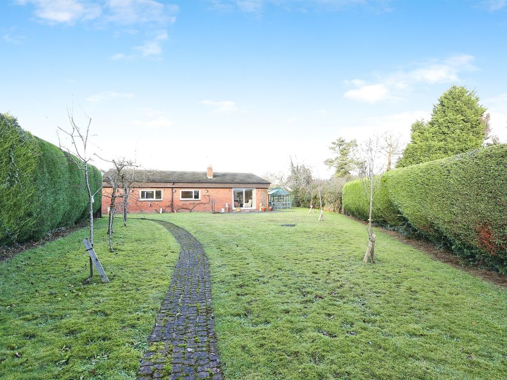 4 bed detached bungalow for sale in Foxes Hey, Cuddington, Northwich CW8, £575,000