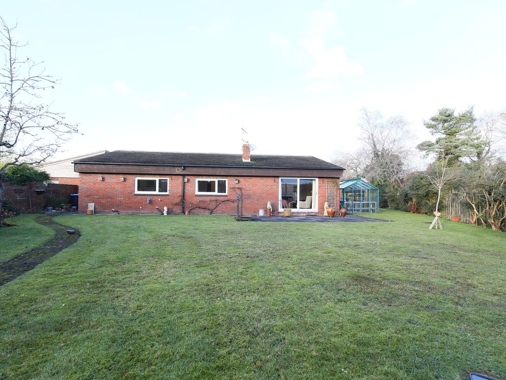 4 bed detached bungalow for sale in Foxes Hey, Cuddington, Northwich CW8, £575,000