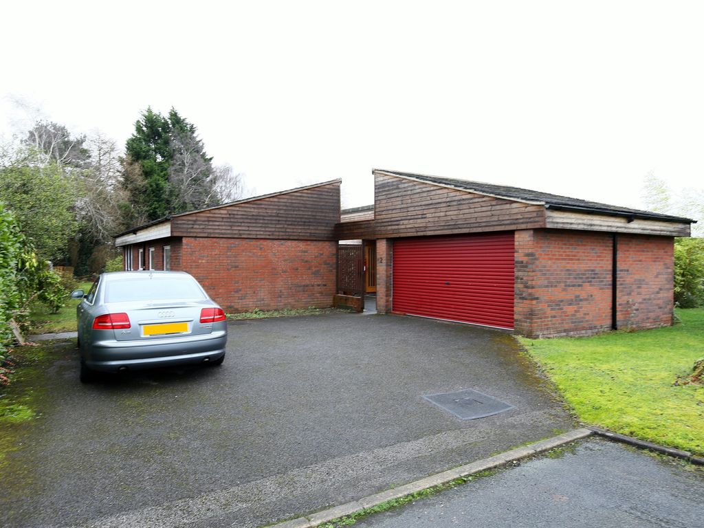 4 bed detached bungalow for sale in Foxes Hey, Cuddington, Northwich CW8, £575,000
