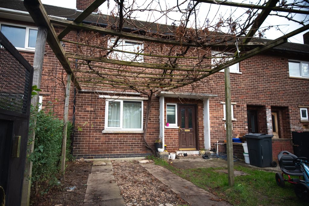 3 bed terraced house for sale in Halsall Drive, Sheffield S9, £190,000
