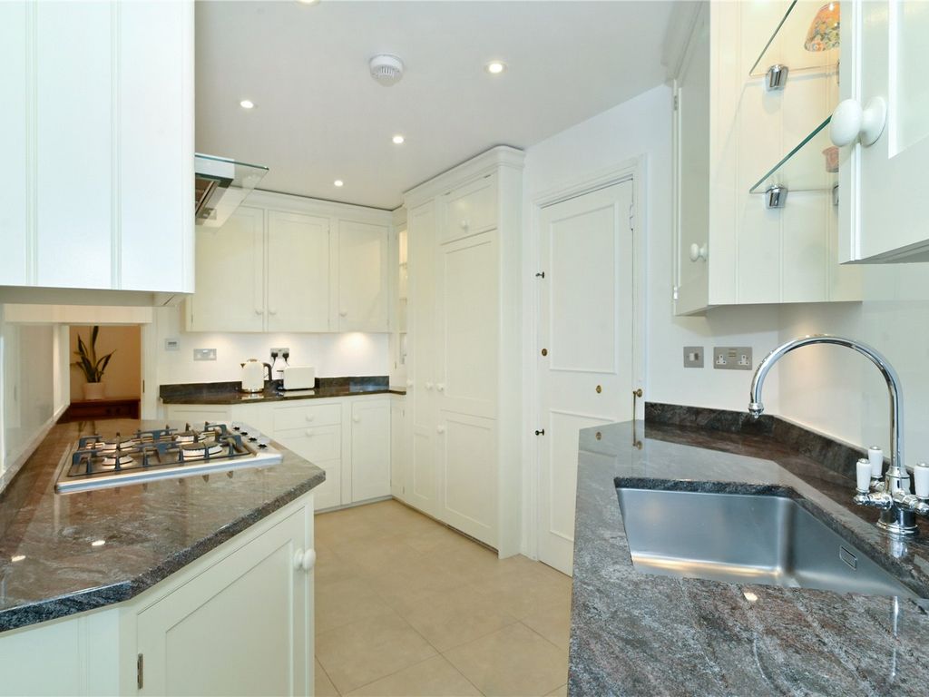 2 bed flat for sale in Dorset House, Gloucester Place, Marylebone, London NW1, £1,375,000