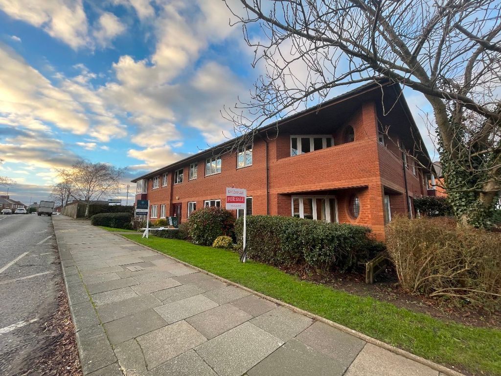 1 bed flat for sale in Armstrong Court, Darlington DL3, £67,000