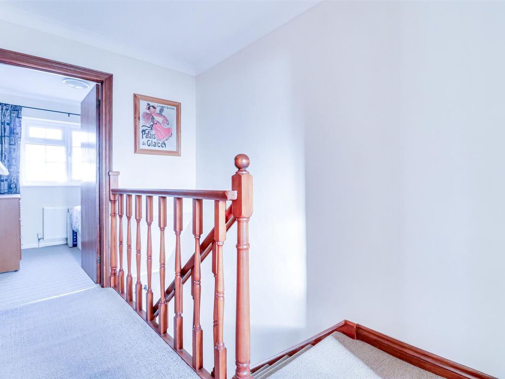 3 bed town house for sale in Station Road, Benfleet SS7, £400,000